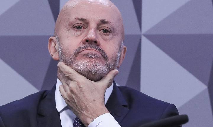 André Mendonça manda soltar filho do 
