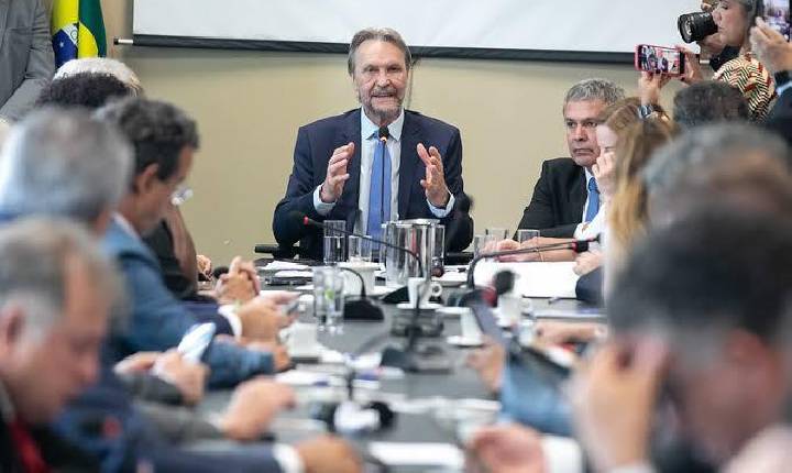 Bancada do PT repudia afastamento da cúpula da PF e aponta interferência política em decisão de Mendonça