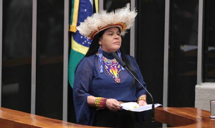 Câmara aprova uso de indumentárias tradicionais em documentos oficiais