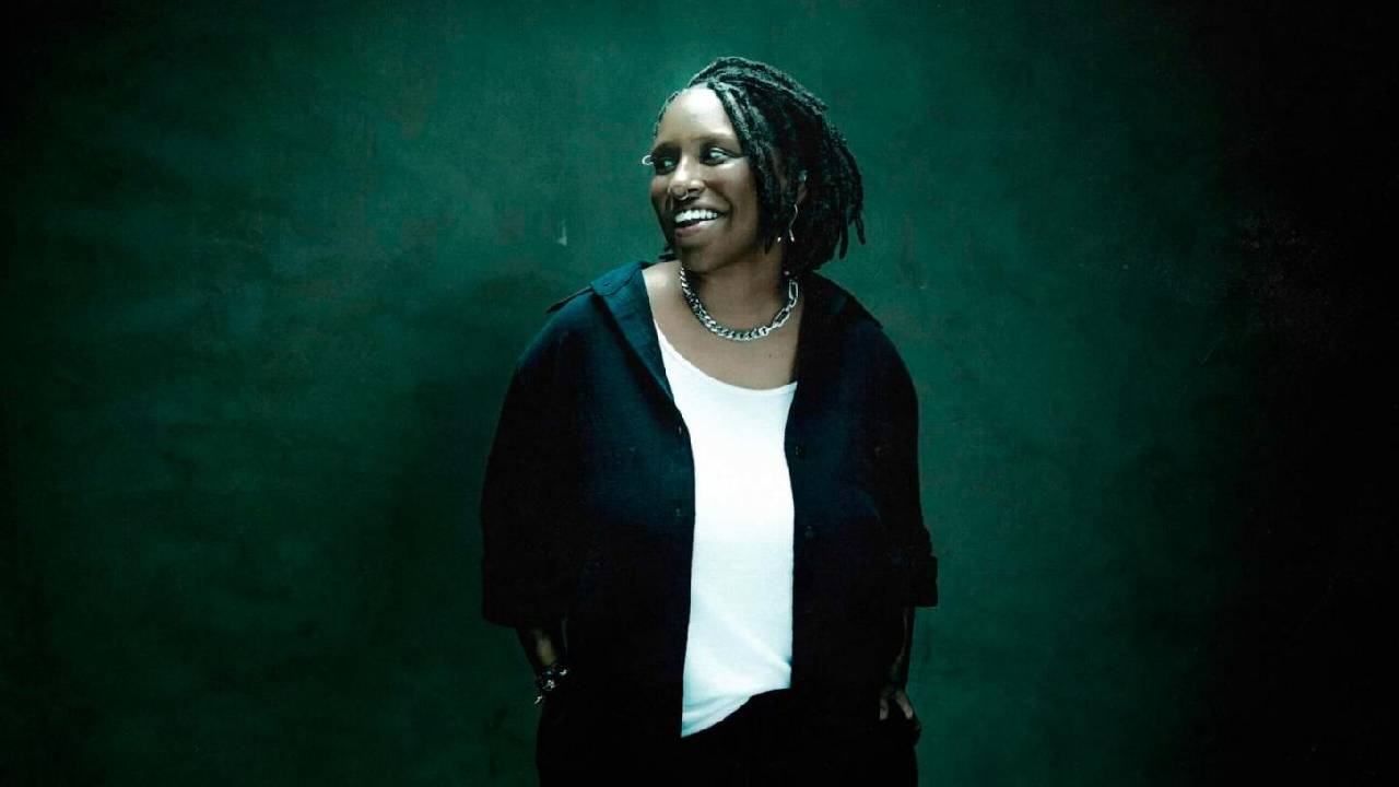 Cantora Mahmundi apresenta novo álbum em show no Centro de Manaus