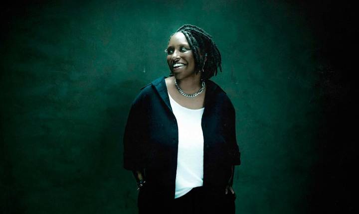 Cantora Mahmundi apresenta novo álbum em show no Centro de Manaus