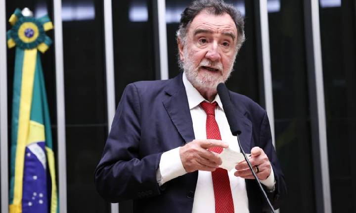 Comissão aprova critérios para colação de grau antecipada em universidades