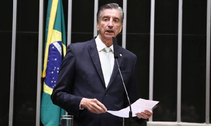 Comissão aprova inclusão da educação climática no currículo escolar