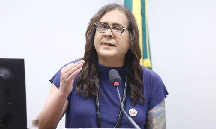 Comissão aprova política nacional para ampliar educação de jovens e adultos