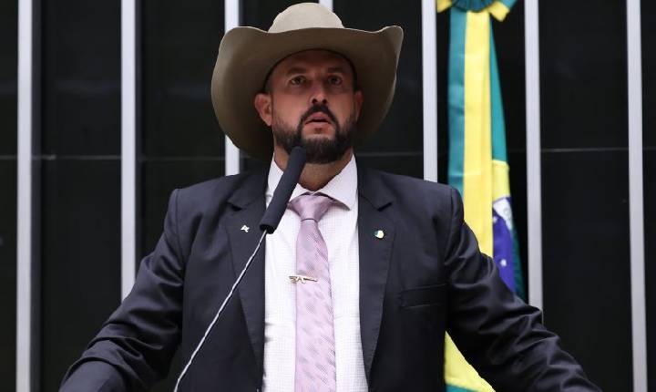 Comissão aprova possibilidade de transporte remunerado de passageiros por moto
