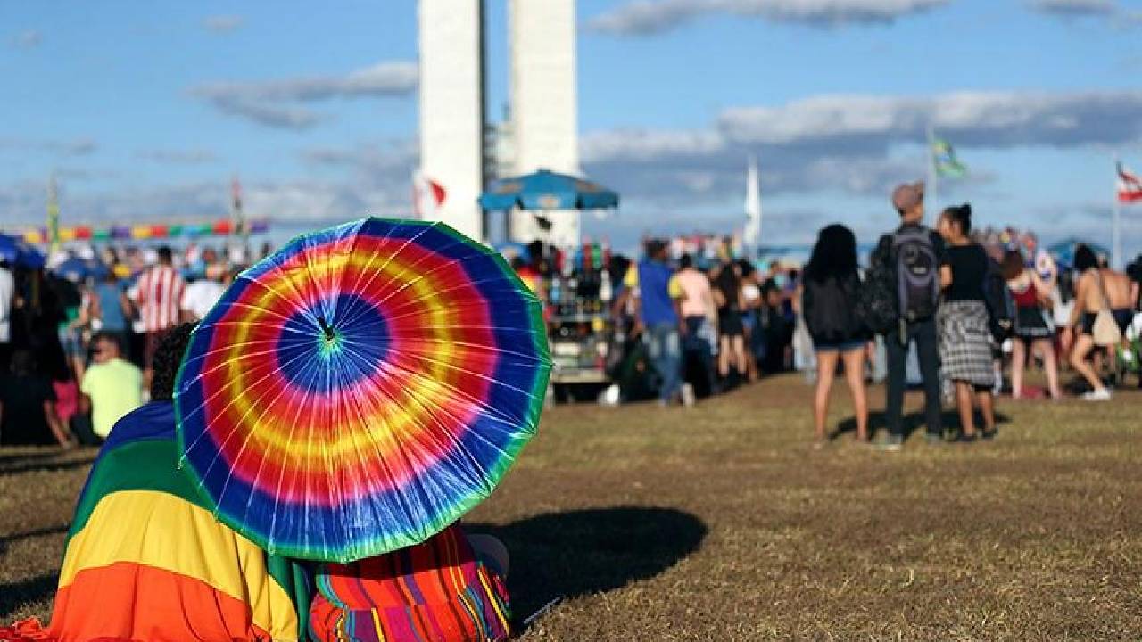 Dados do TSE apontam que candidaturas LGBT+ representam menos de 2% no pleito de 2026