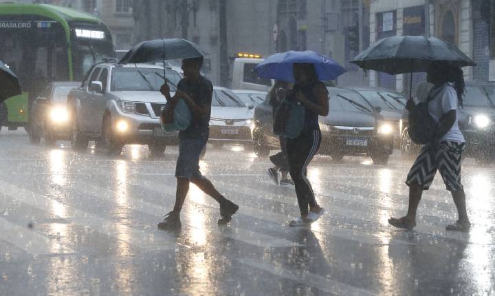 Defesa Civil alerta para chuvas fortes no estado de SP 