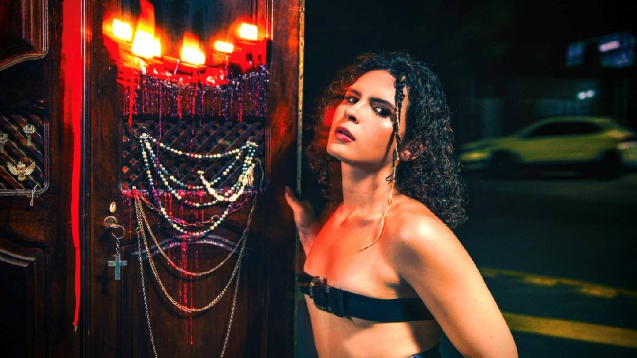 Duca leva representatividade trans ao palco do Sou Manaus 2026