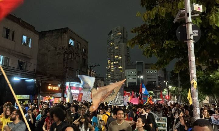 Estudantes protestam contra cortes nas universidades de SP