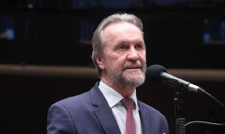 Federação PT-PCdoB-PV anuncia apoio à reeleição de Motta para presidente da Câmara