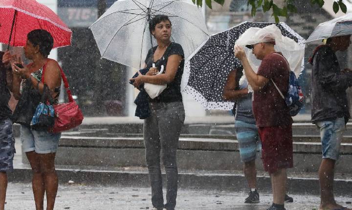 Inmet alerta para chuvas no Norte, Sudeste e Centro-Oeste
