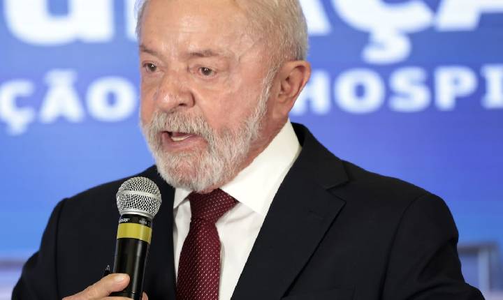 Lula quer incluir inadimplentes do FIES em pacote contra endividamento