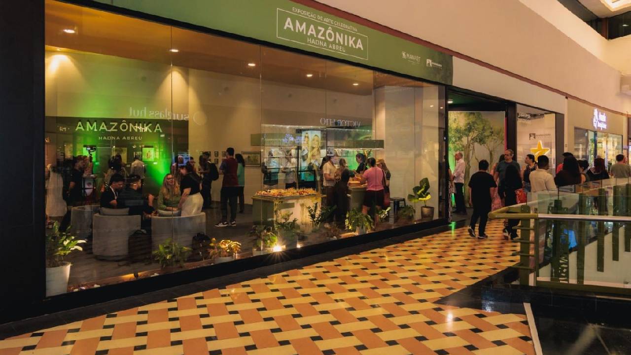 Manauara Shopping celebra aniversário com exposição que propõe imersão sensorial na floresta
