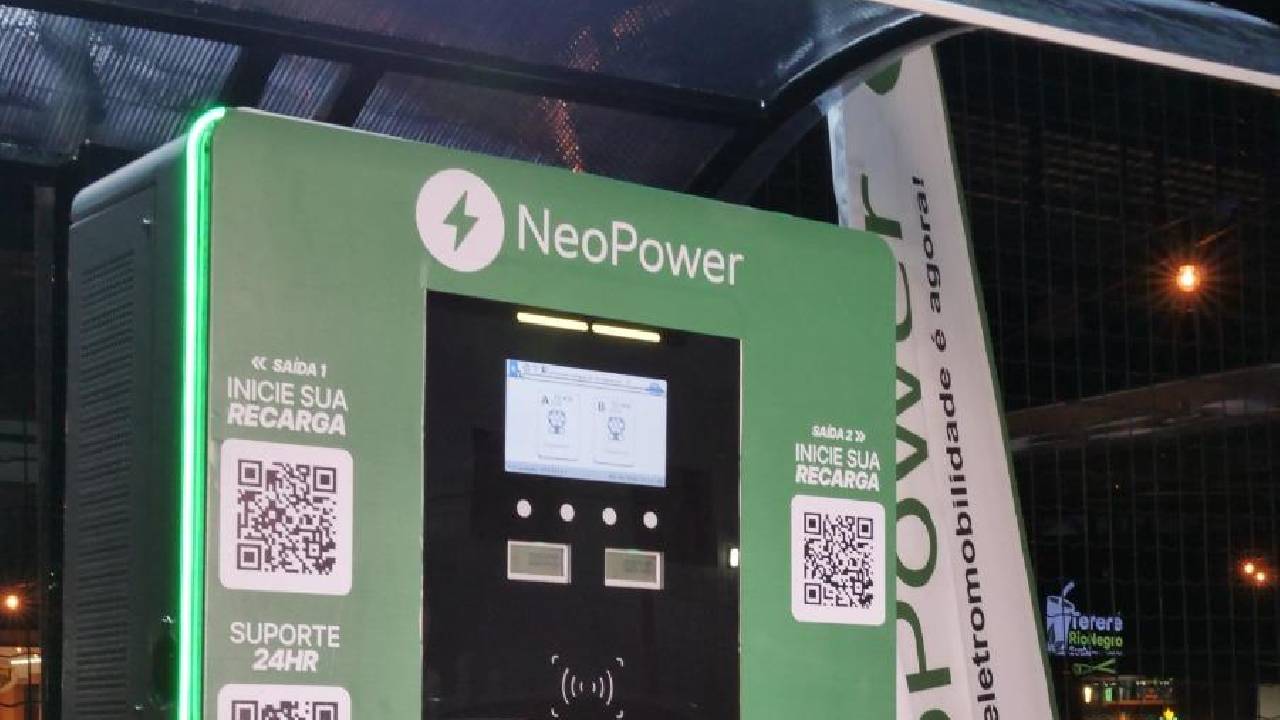  Manaus ganha nova estação de recarga para veículos elétricos na Zona Sul 