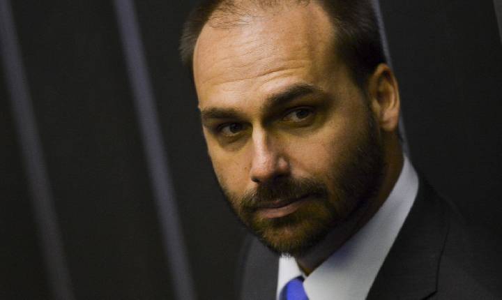 Ministério da Justiça demite Eduardo Bolsonaro por abandono de cargo