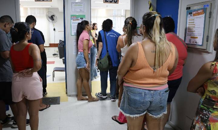 Moradores da Maré se mobilizam para divulgar locais de votação