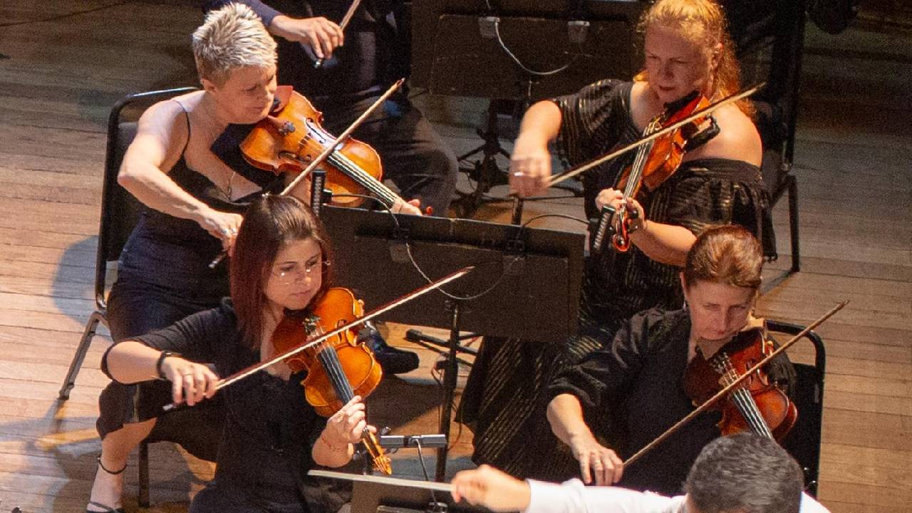 Mulheres da Amazonas Filarmônica fazem concerto de Outubro Rosa no Teatro Amazonas