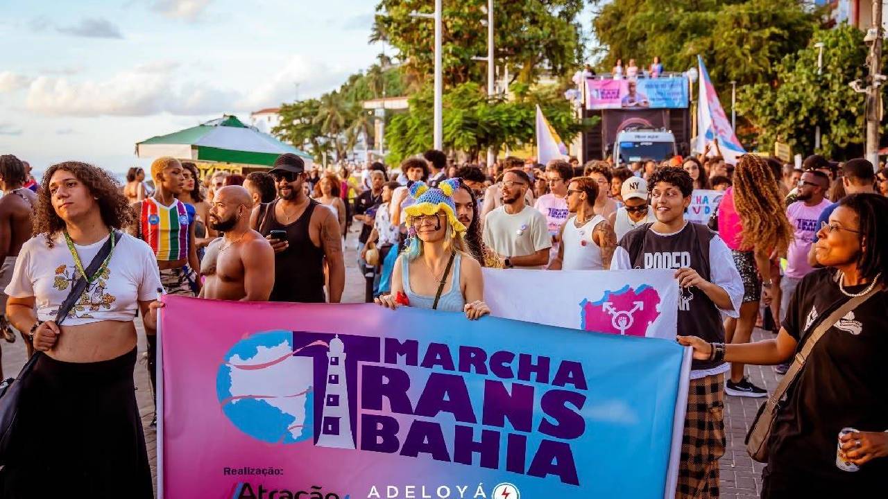 'Na democracia não cabe transfobia': Marcha Trans chega à 7ª edição na Bahia