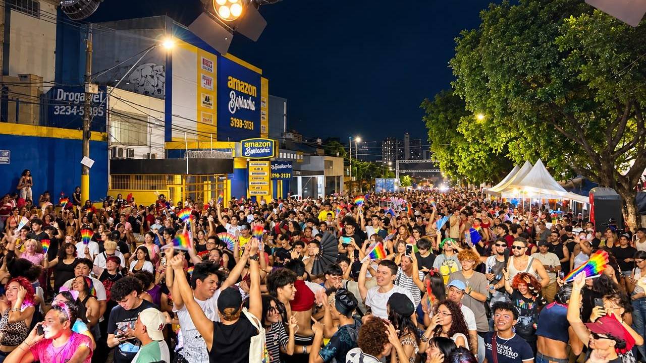 Parada LGBT+ de Manaus ocupa ruas do Centro e reforça participação política e defesa de direitos