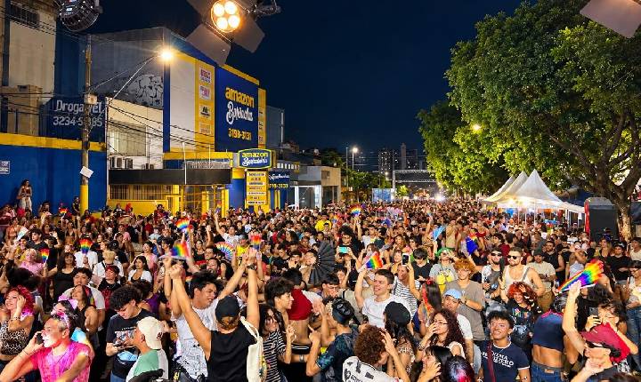 Parada LGBT+ de Manaus ocupa ruas do Centro e reforça participação política e defesa de direitos