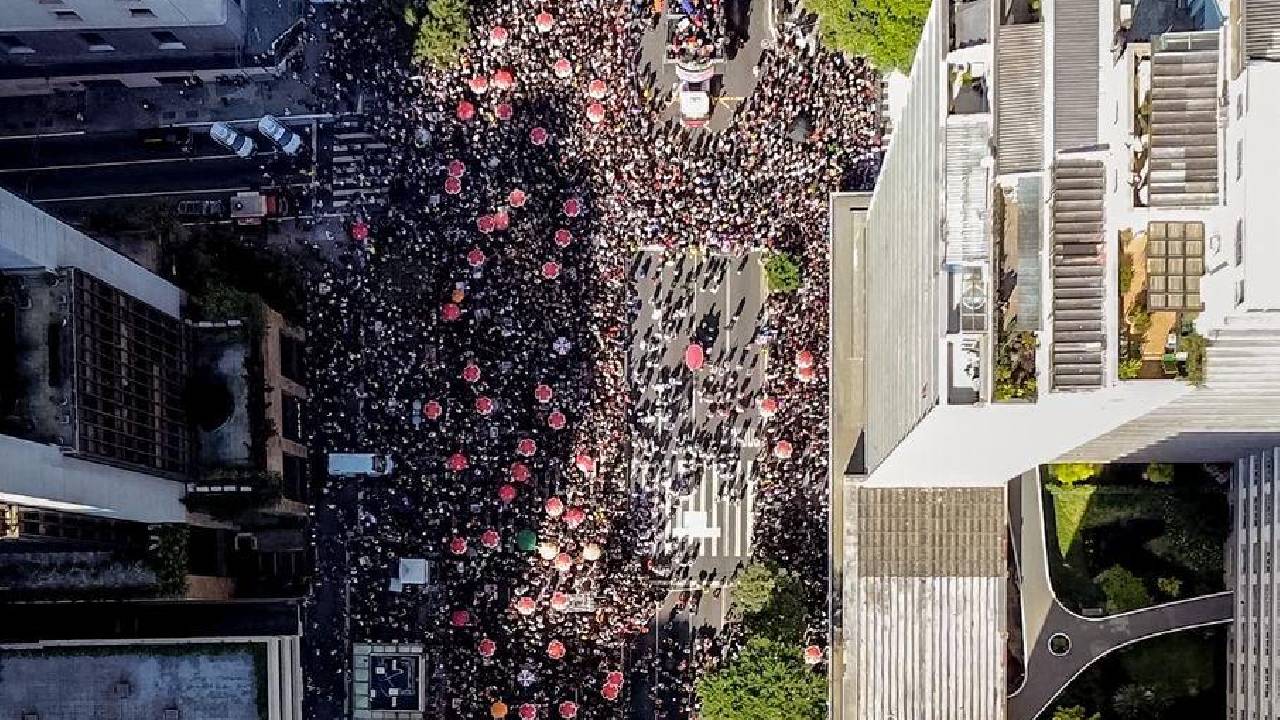 Parada LGBT+ leva à Avenida Paulista debate sobre a importância do voto