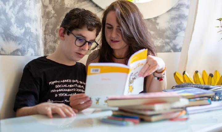 Projeto permite dedução integral do Imposto de Renda de gastos com educação de autistas