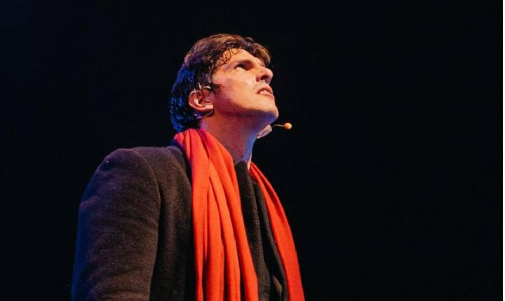 Rafael Infante apresenta ‘Terapia Infernal’ em Manaus na véspera do Dia do Trabalhador