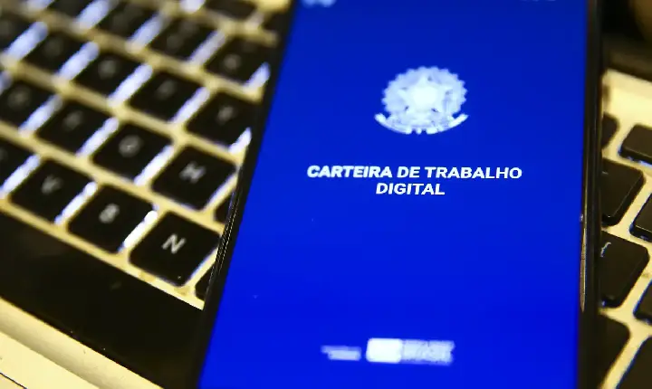 Taxa de desemprego cai para 5,3%, a menor para o trimestre até agosto