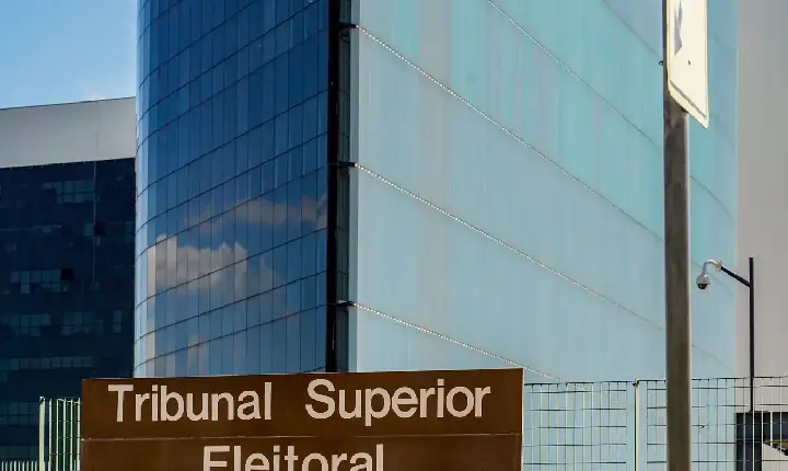 TSE forma maioria para manter retirada de posts sobre Nossa Senhora