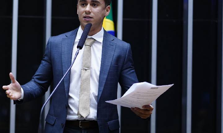 TSE manda Nikolas retirar postagem com desinformação sobre Lula 