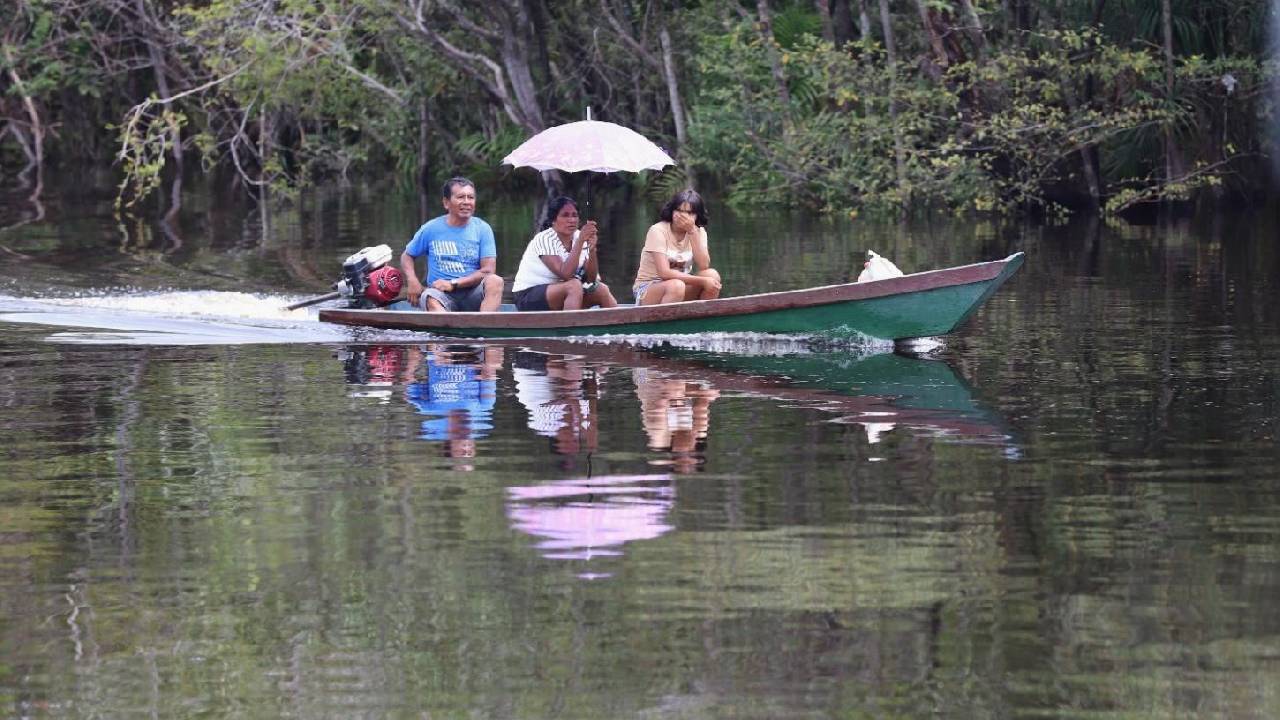 Univaja recorre ao TRE-AM para garantir barcos a indígenas no 2º turno: “Fazemos questão do direito ao voto”, diz procurador