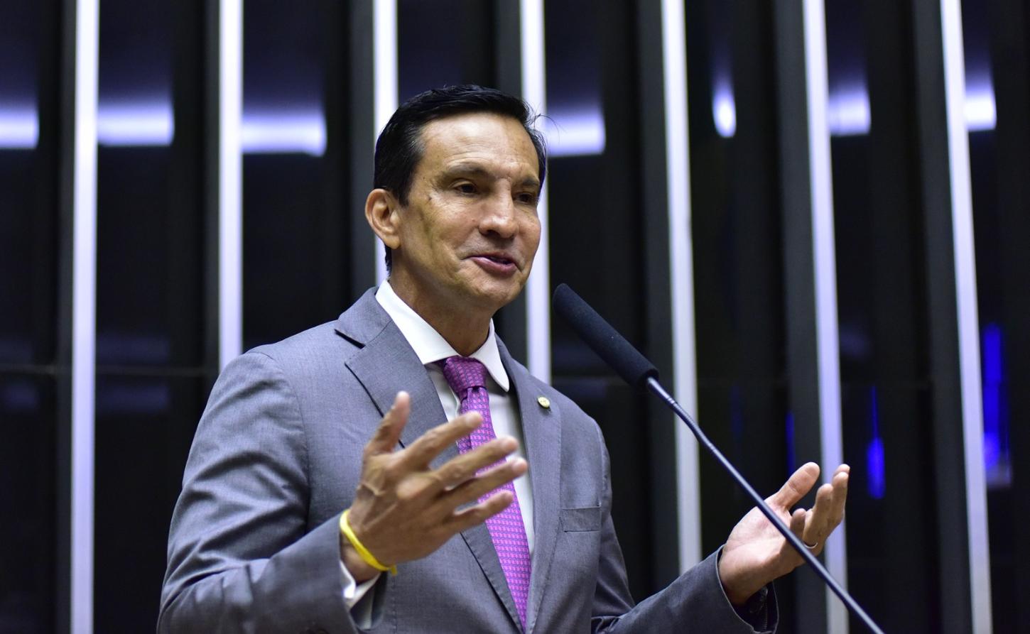 Deputado Sidney Leite participa de evento que discute soluções para logística da região Norte