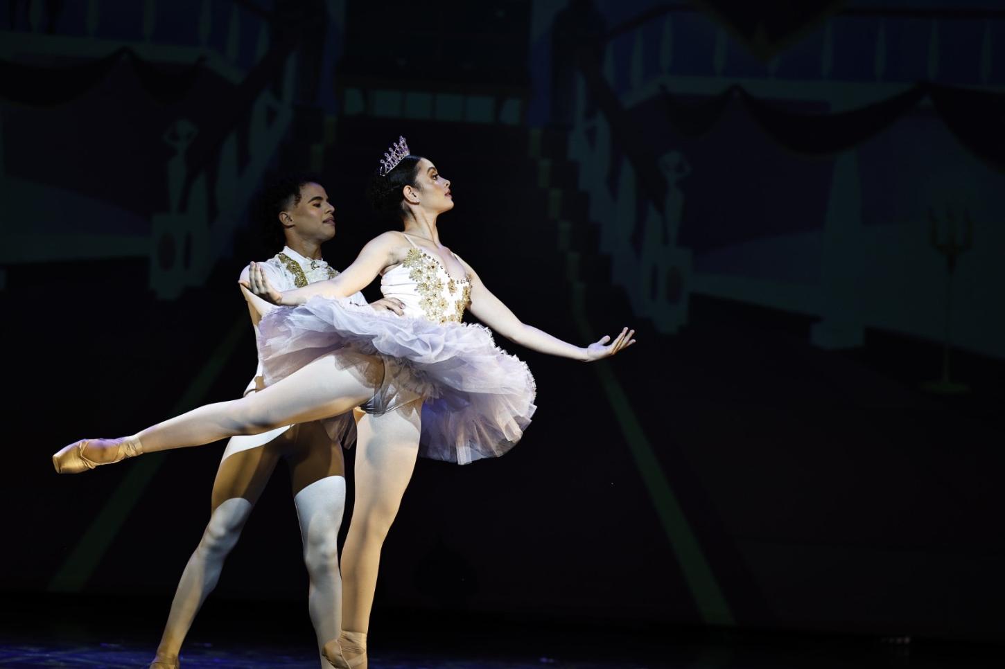 Balé Cinderela traz a força dos clássicos no Teatro Amazonas