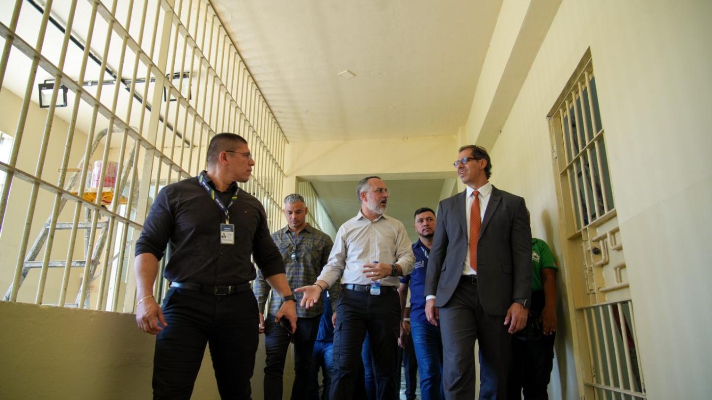Em visita ao sistema prisional, Defensor Público Geral destaca avanços no setor e colaboração entre DPE-AM e Seap