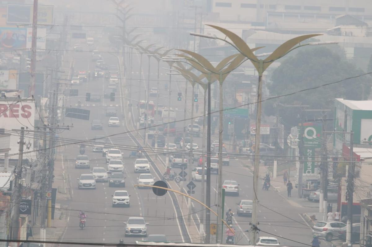 Fumaça em Manaus é consequência de queimadas no interior do AM, afirma prefeitura