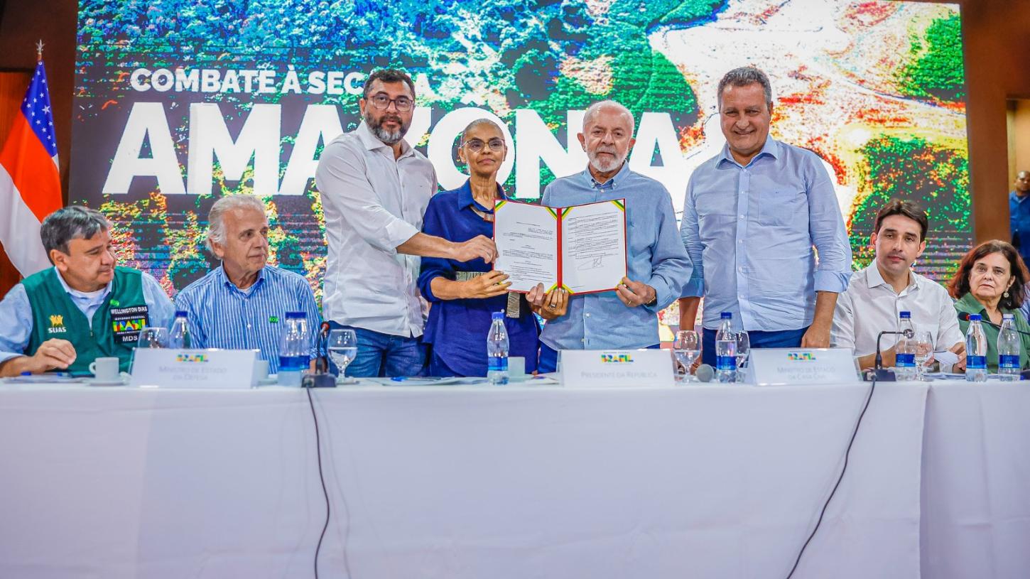 Lula anuncia R$ 500 milhões para dragagens e investimentos para recuperar BR-319
