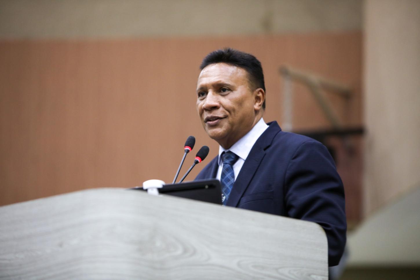 Vereador Marcel Alexandre faz comentário transfóbico; ‘É mulher mesmo?’