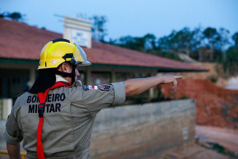 Criança de seis anos está desaparecida em deslizamento de terra
