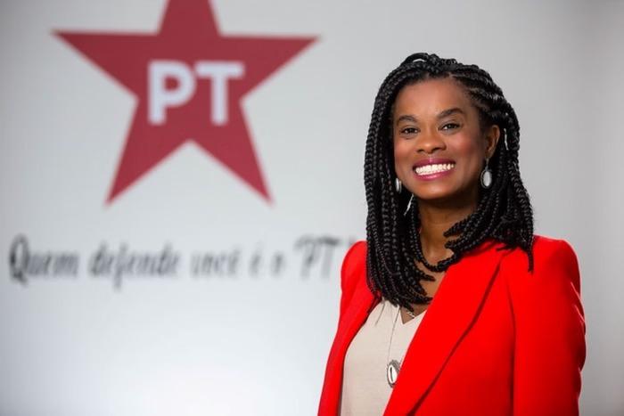 Deputada do PT é vítima de ataques racistas
