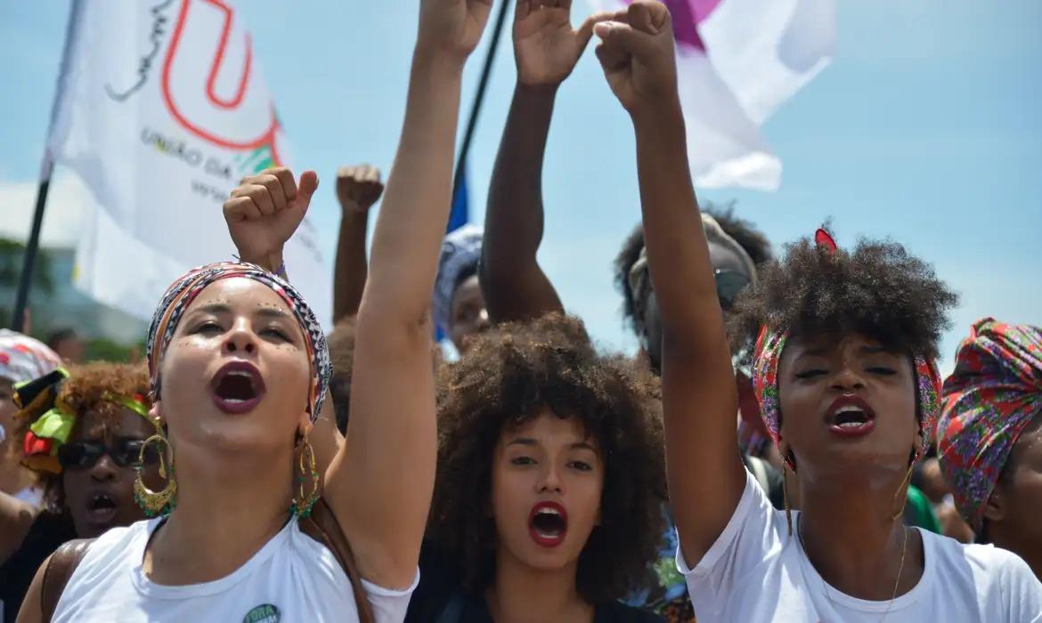 'Desafios para valorização da herança africana' é o tema da redação