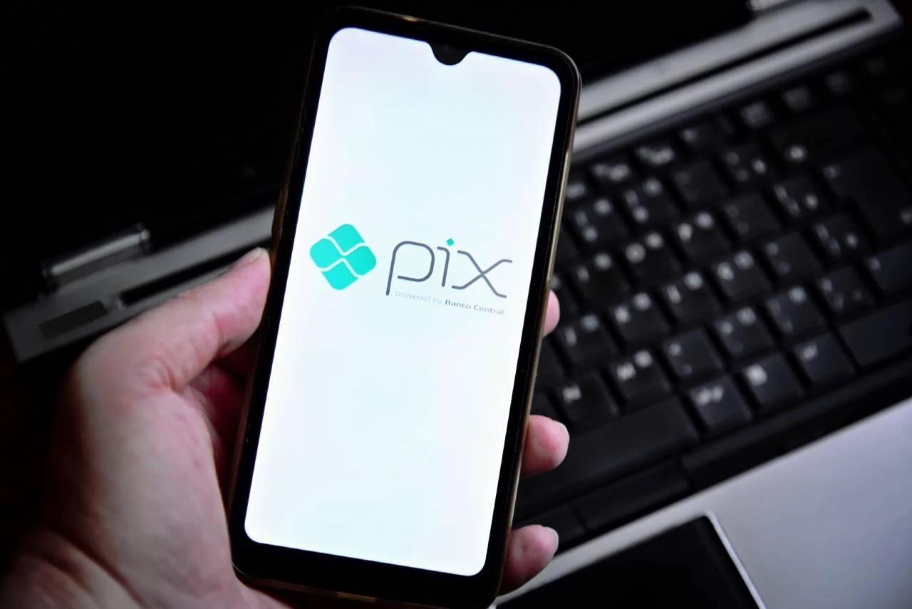Receita desmente notícias sobre cobrança de imposto no Pix