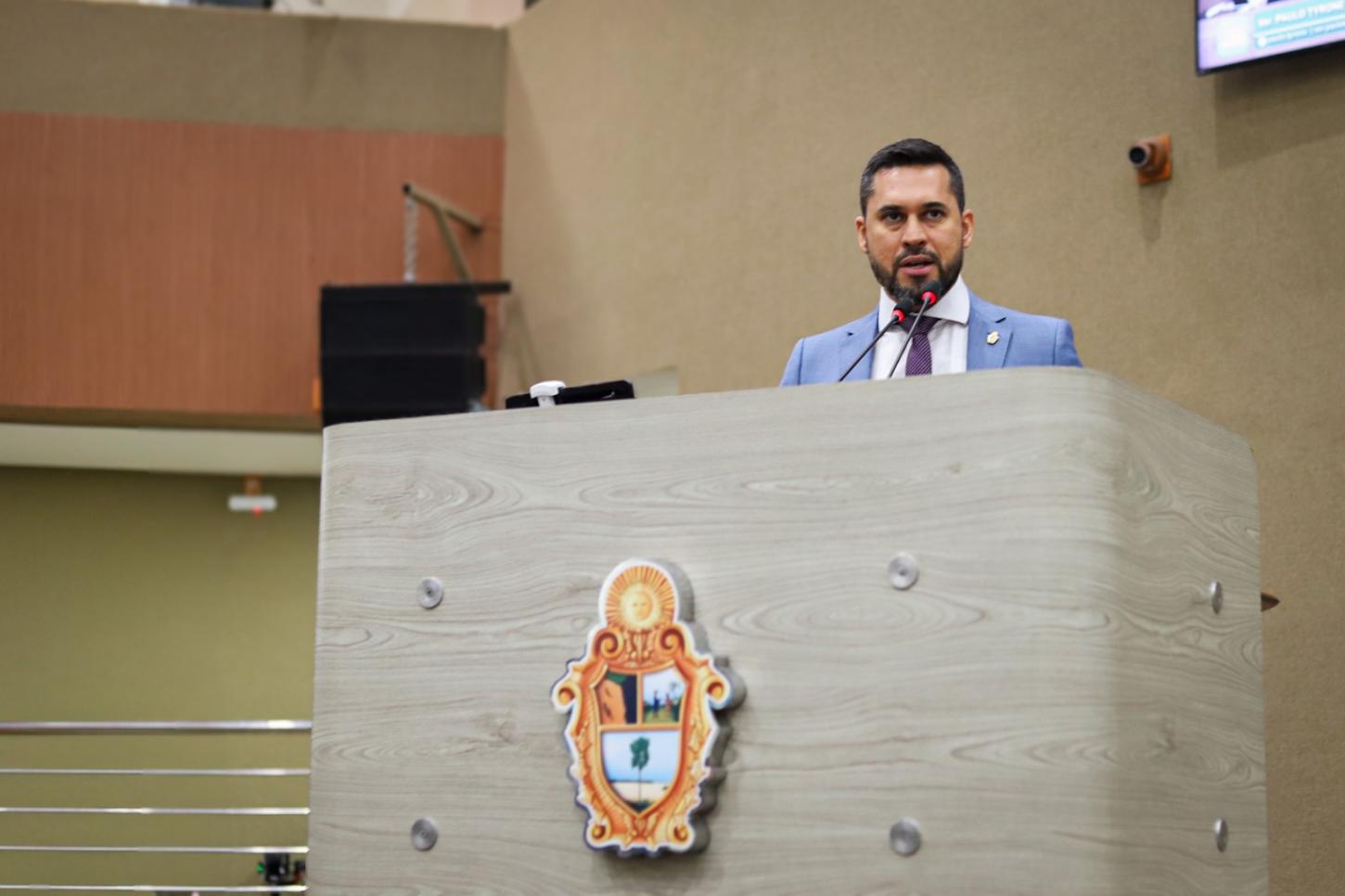 Paulo Tyrone exige medidas para reparar danos à vendedora ambulante agredida por fiscais da prefeitura de Manaus