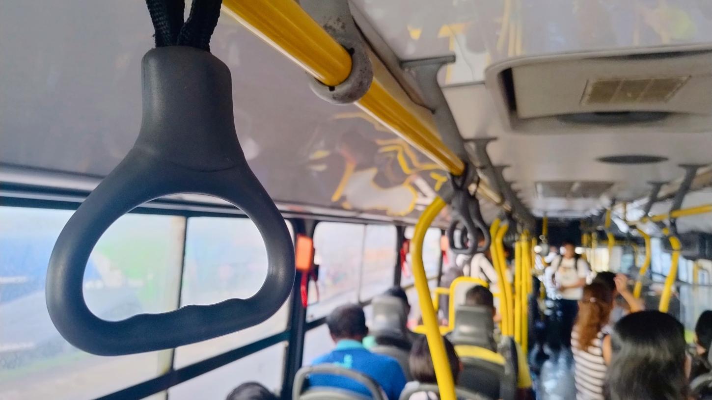 David Almeida recorre ao STJ para aumentar passagem de ônibus em Manaus