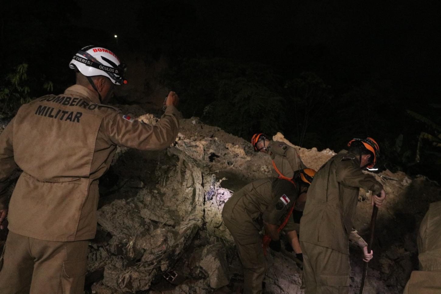 Órgãos do Governo do Amazonas atuam no atendimento às ocorrências da chuva desta quarta-feira