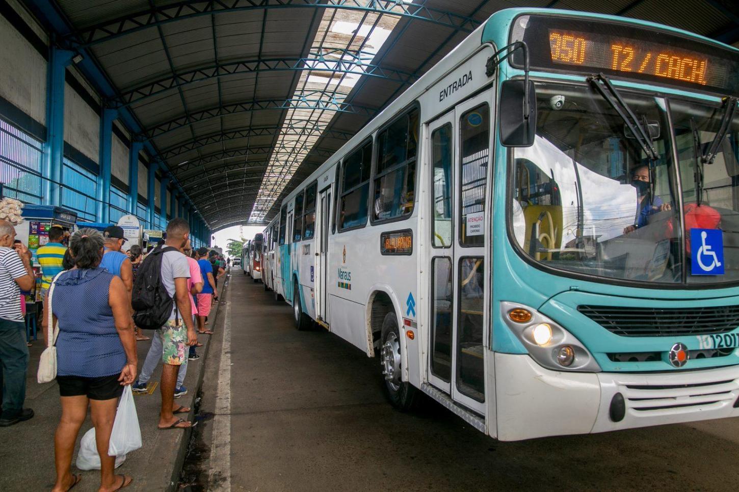 Passagem de ônibus deve permanecer R$ 4,50 para pessoas de baixa renda