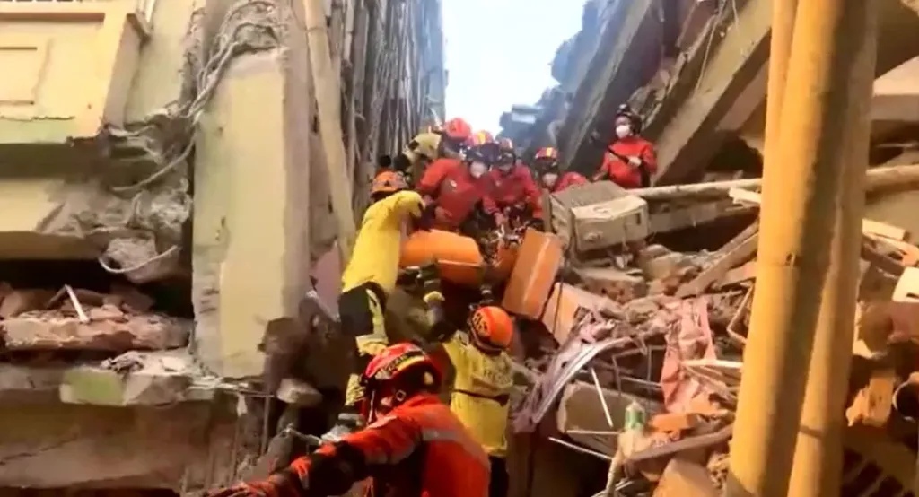 Resgate chinês salva quatro sobreviventes em Mianmar