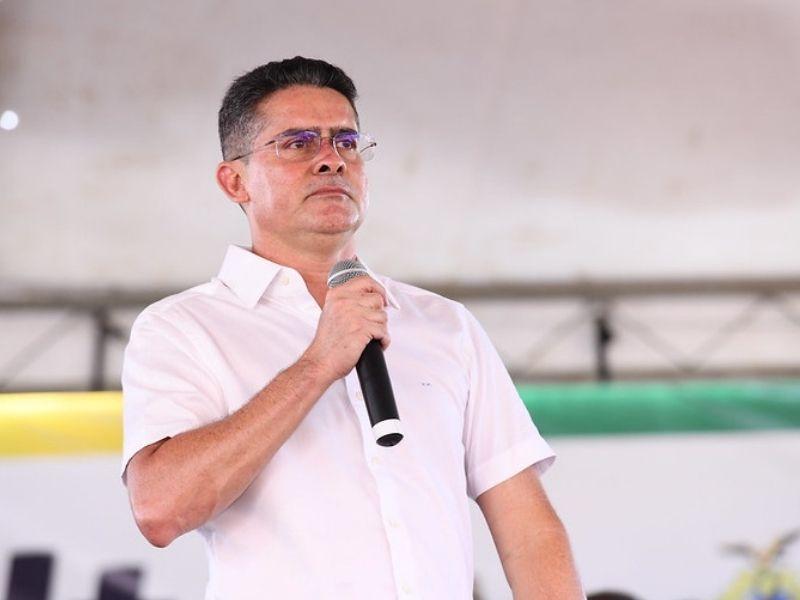 Prefeito de Manaus processa humorista e vereador por uso de inteligência artificial em sátiras