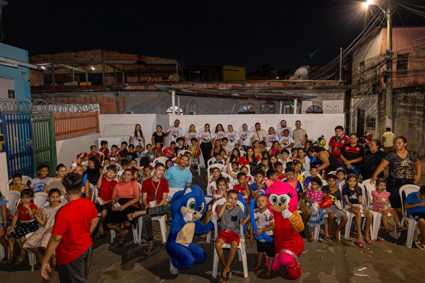 ‘Cinema na Comunidade’ leva diversão e cultura para crianças do bairro Dom Pedro