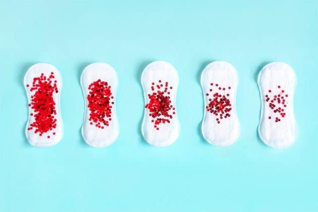 Idade da primeira menstruação pode indicar riscos à saúde da mulher ao longo da vida
