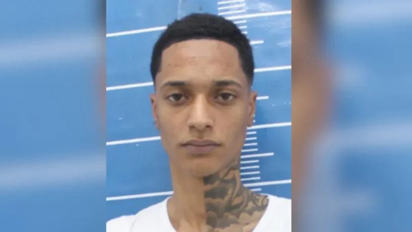 Rapper Oruam tem cabelo descolorido ao entrar no sistema prisional do RJ